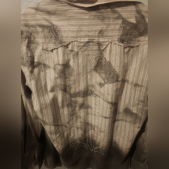 Roar shirt - Picture 2 of 3